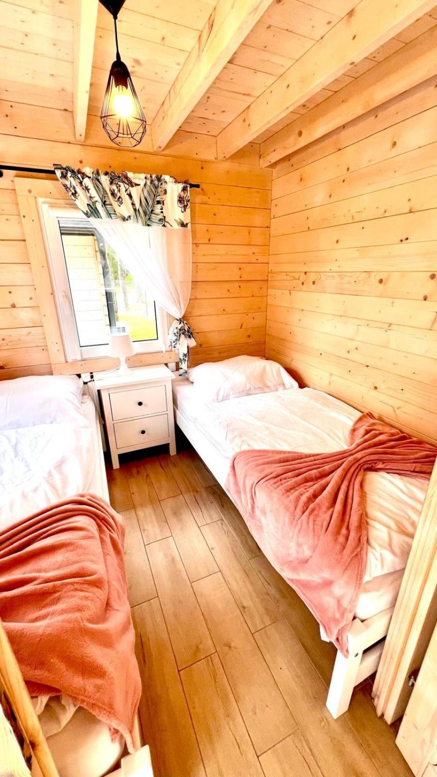 Villa Skrawek Nieba Borsk Extérieur photo